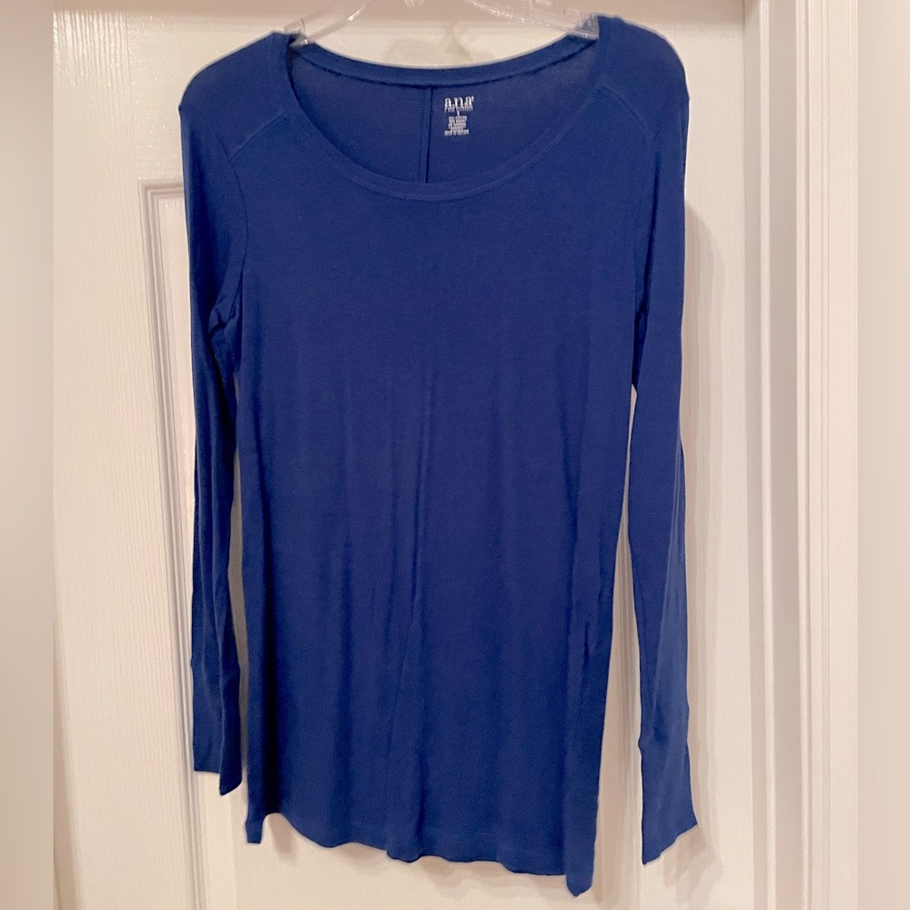 ANA a.n.a long sleeve scoop neck knit tee top size Small- cobalt blue
